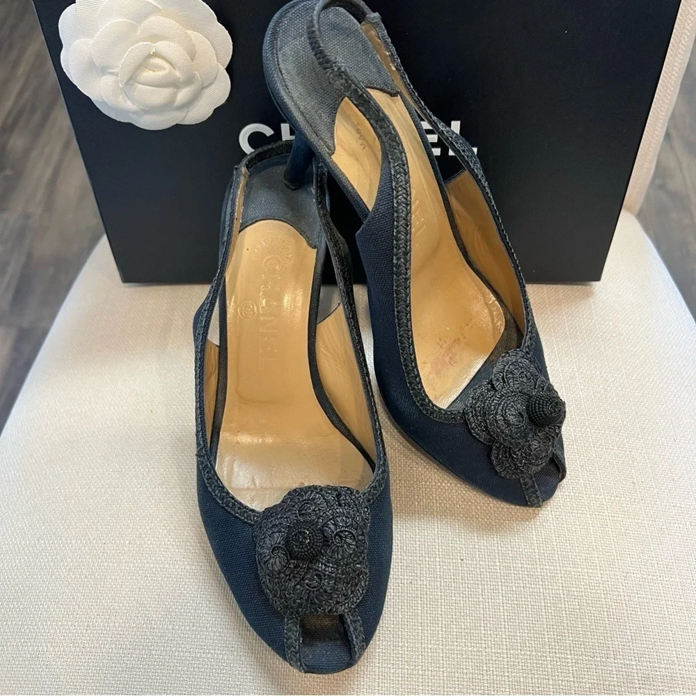 Chanel Vtg CC Logo Black Slingback Camelia Raffia Heels Peep Toe Shoes Y2W 8 - Picture 7 of 17